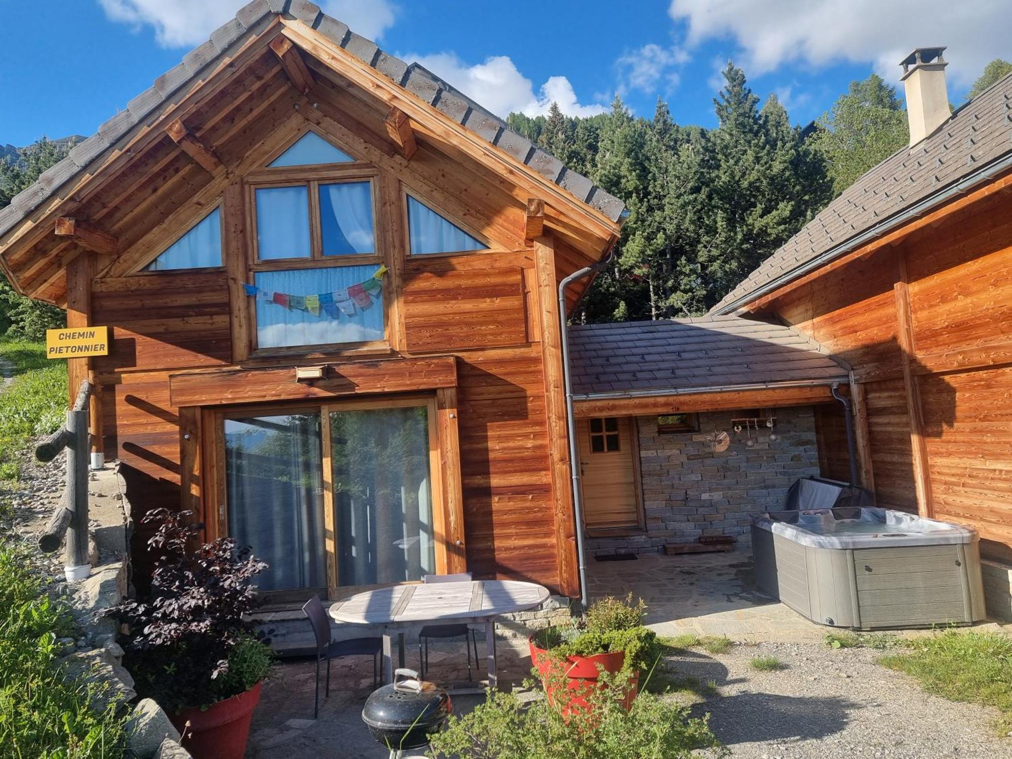 Chalet 6 Pers Avec Spa, Terrasse Plein Sud A Saint-Michel-De-Chaillol - Fr-1-393-22 Номер фото